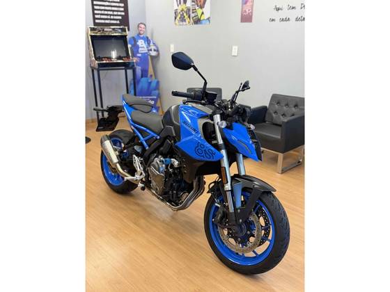SUZUKI GSX-8S SUZUKI GSX-8S